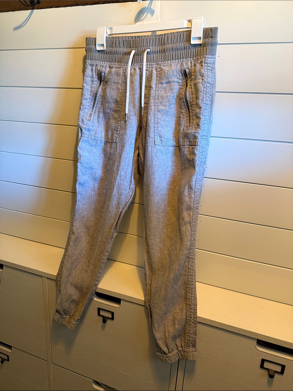 Athleta Casual Drawstring Jogger Pants in Light Gray Linen